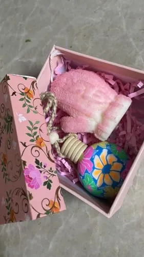 Ingenious Creator-Fragnance of Luxury: SCENTED MITTEN CAR DIFFUSER COMBO||Floral FRAGRANCE||Handmade||Eco-friendly||100% Natural SOYWAX||Home&office Decor,Festival,Gifting,Birthdays.